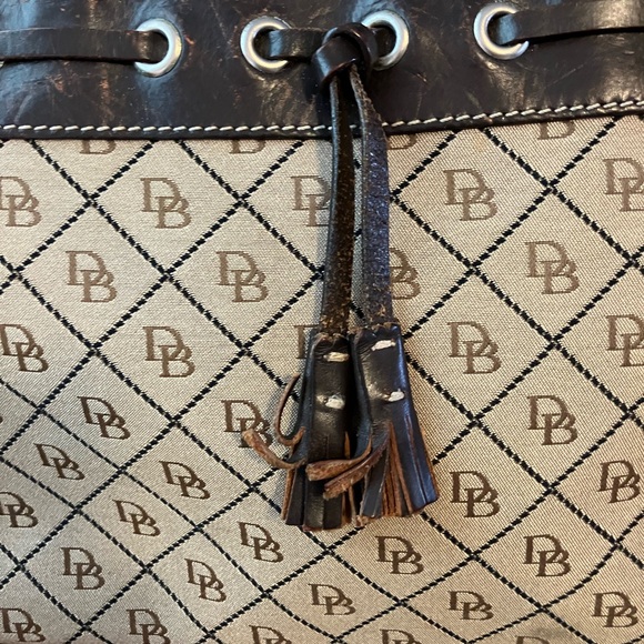 Vintage Dooney and Bourke brown canvas and leather purse - Picture 4 of 10